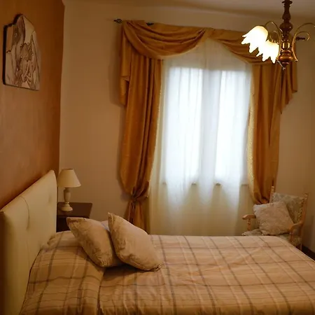 La Piccola Loggia Apartment *